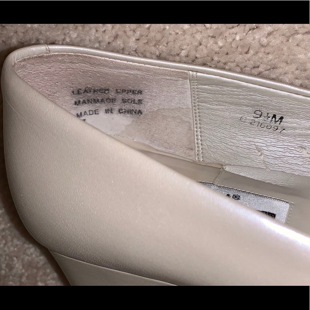 Caressa Ultima Series, 9½ M leather pumps - Picture 10 of 12